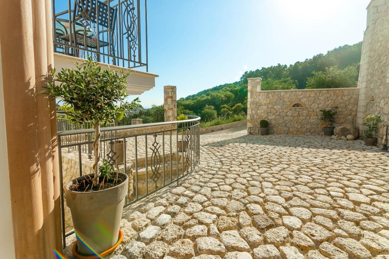 Natura Luxury Suites Parga Bagian luar foto
