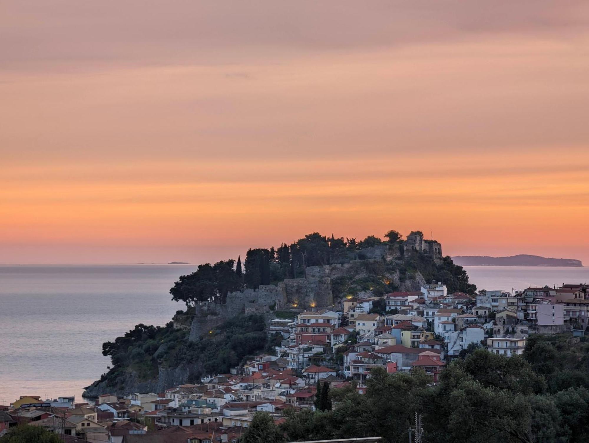 Natura Luxury Suites Parga Bagian luar foto